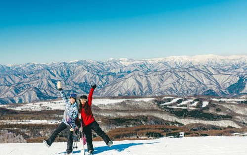 Hunter Mountain Shiobara: Set de alquiler de esquí y ropa + Ticket de 1 día para el remonte