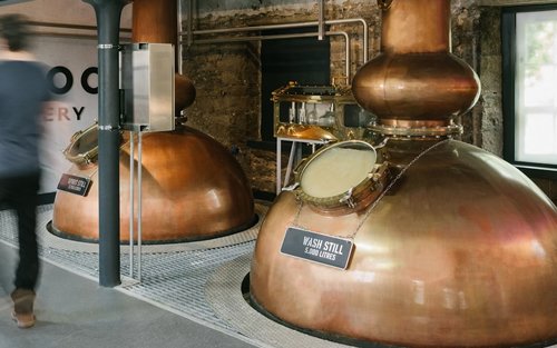 Tour Thử Rượu Whisky và Gin tại Nhà máy chưng cất Holyrood