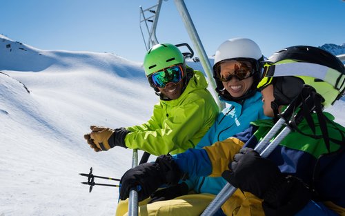 GALA Yuzawa 2-Hour Skiing Experience
