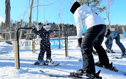 轻松滑雪 & 雪地玩乐 + 奥特莱斯购物一日游 - 北海道
