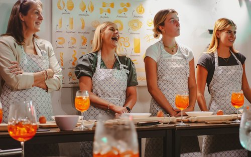 罗马微醺烹饪课：手作意大利面 & 品尝3款 Spritz 鸡尾酒