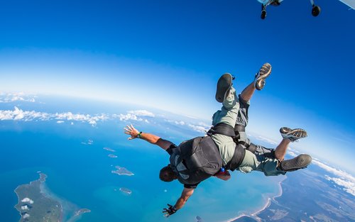 skydive cairns