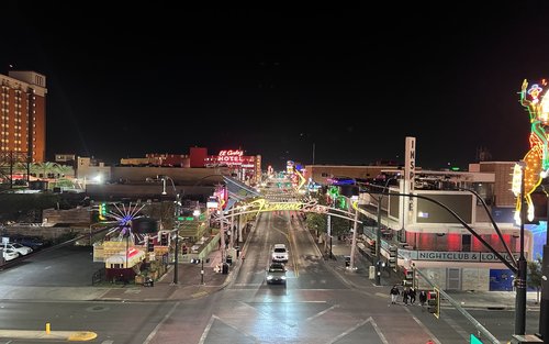 Las Vegas Fremont Street Half-Day Bar Crawl Tour