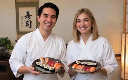 Lớp học làm Sushi ở Asakusa Tokyo: Nâng ly Sake & Đánh Matcha 