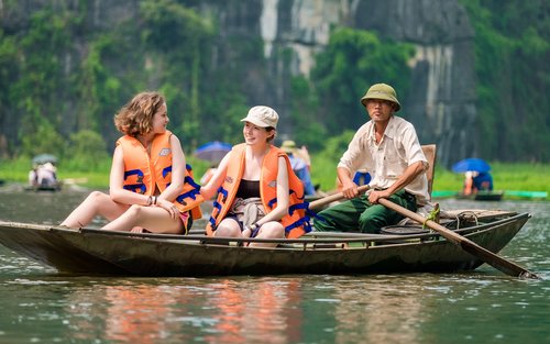 Xotin va eri uyda jinsiy aloqada (shaxsiy video)