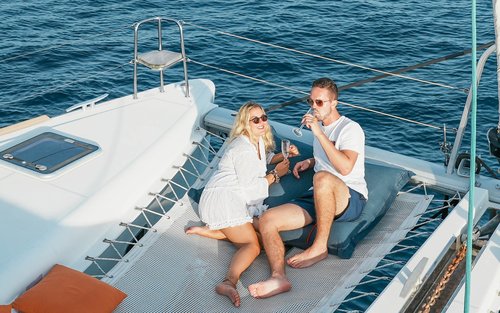 Lyxig romantisk solnedgångskryssning med yacht och utsikt över öarna vid Koh Lipe