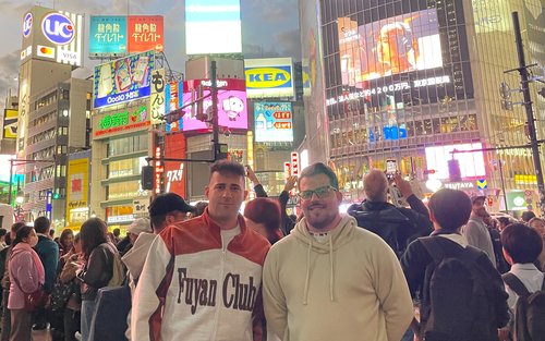 Tur Anime & Budaya Nyata di Shibuya: Makanan, Belanja & Kesenangan Game