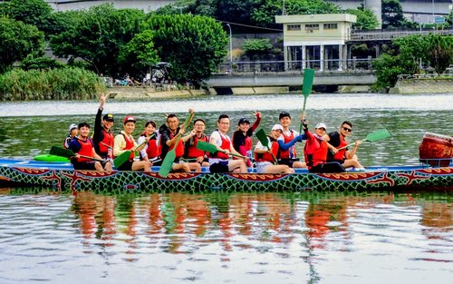 Taipei Shilin & Bitan: Dragon Boat Racing Experience