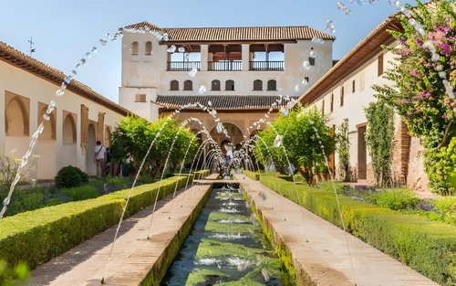 Alhambra, Generalife & Nasrid Palaces Guided Tour