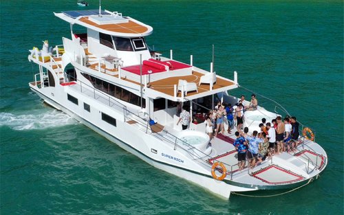 Premium/Deluxe Sunset Party Cruise with Meal in Langkawi