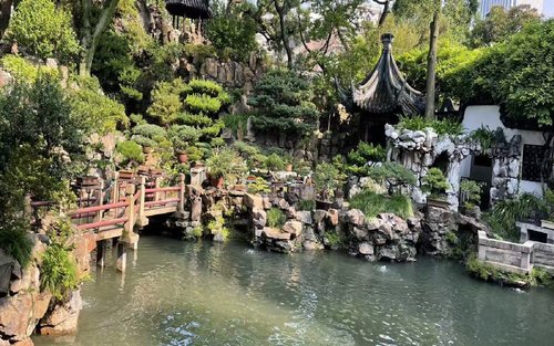 Tour di mezza giornata del Giardino Yu e del Tempio del Dio della Città di Shanghai con crociera sul fiume