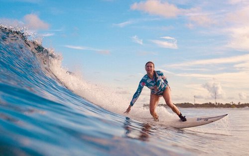Surfing Lessons in Weligama by surf and stay Sri lanka
