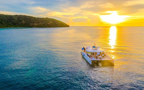 Pattaya Ko Phai & Koh Ped Full-Day Catamaran Cruise