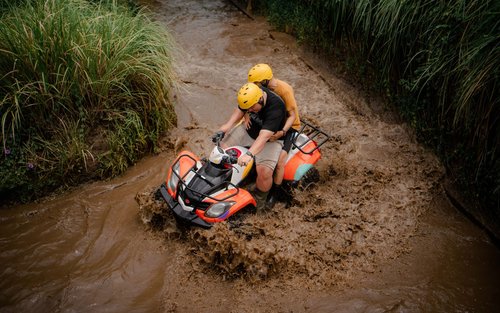巴厘岛ATV越野车趣味组合套餐 – ATV、漂流、水上漂浮 & 秋千