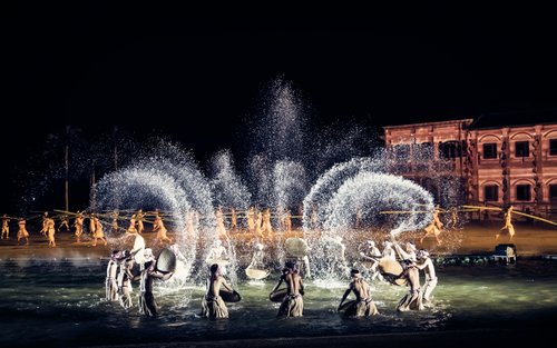 Gedeelde shuttlebus tussen Hoi An, de Hoi An Memories Show en Da Nang City