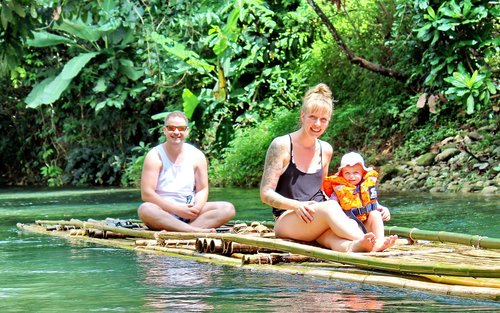 Chèo bè tre tại Thác Wang Kiang Khu ở Khao Lak, Phang Nga