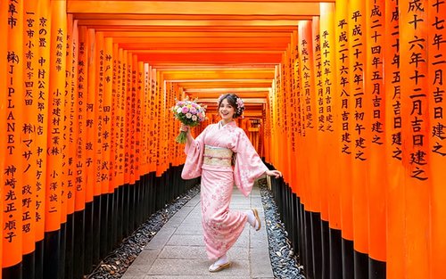Kyoto Arashiyama Scenic Beauty and Cultural Exploration & Nara Cute Deer Fun Experience Day Tour