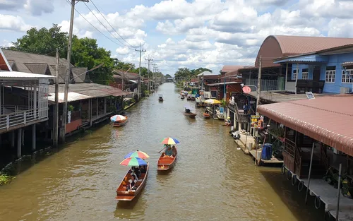 Private DamnoenSaduak Floating Market,Chatuchak Market DayTour by AK