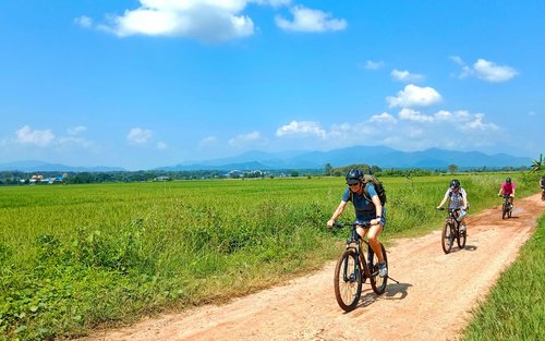 Tur Sepeda Kelompok Kecil Setengah Hari Lembah Mae Ping Chiang Mai