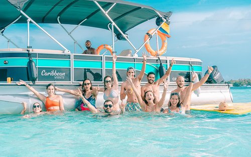 San Andres Islands pontoon tour through the inner bay