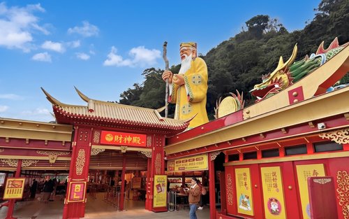 Longshan Temple & Xingtian Temple Half-Day Tour