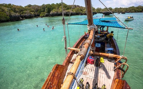 Safari Azul: Experiencia de Snorkel y Paseo en Barco de Día Completo