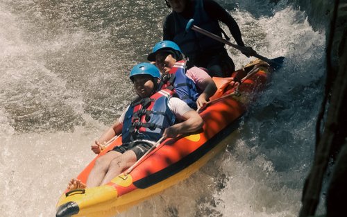 Rafting sul fiume Melangit a Bali Est con attività opzionali