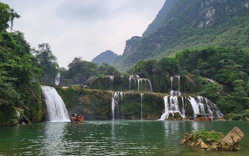 From Ha Noi: 2-Day Ban Gioc Waterfall Small Group Tour 