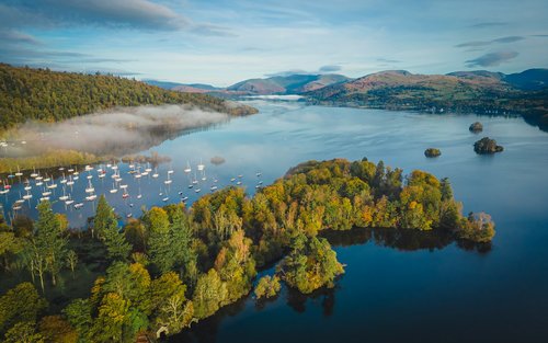 [Salida desde Mánchester] Excursión privada de un día al Distrito de los Lagos en Reino Unido con chófer de habla china: Lago Windermere, paseo por tres pueblos, paseo en barco y tren de vapor (1–6 pasajeros) | Servicio de conductor y guía en mandarín/can
