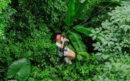Aventure Tyrolienne à Hanuman World à Phuket