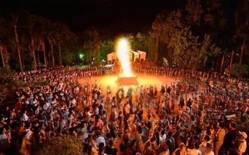 Xishuangbanna 'Lancang Jiang · Mekong' zang en vreugdevuur avondticket + smaakvol buffet