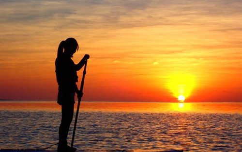 宮古島 早朝または夕方 選べるビーチSUPorカヌーツアー体験（沖縄）