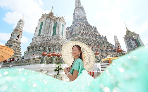 Thuê Trang Phục Thái Truyền Thống tại Wat Arun ở Bangkok