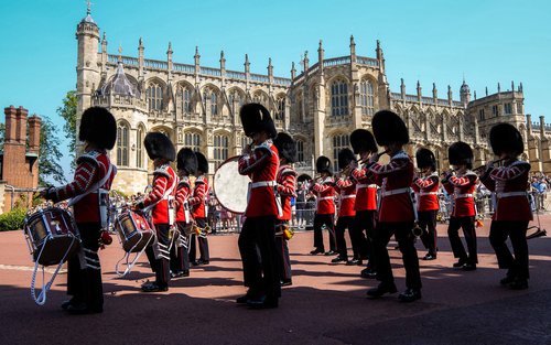 【Giá trị siêu tốt bằng tiếng Trung/Anh/Nhật】Chuyến đi một ngày đến Lâu đài Windsor, Oxford, Stonehenge ở Anh (khứ hồi từ London)
