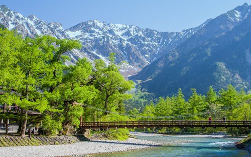 Excursion de 2 jours à Kamikochi, Shirakawa-go, Hida Takayama et Gujo Hachiman (départ de Nagoya/hébergement + petit-déjeuner inclus)