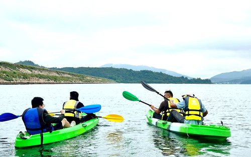 Lawatan ke Taman Geologi Pantai Ma Shi Chau, Tai Po + Pengalaman memancing di rakit ikan laut + Berseronok di gelongsor kolam renang kapal layar laut dan berkanu