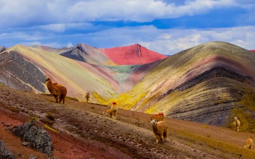 Rainbow Mountain with Buffet Lunch Full-Day Guided Tour