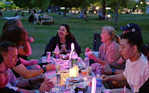 Ночной круиз по реке Хан в Сеуле и игры с гидом