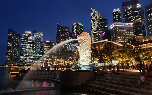 Singapore River Cruise and City Night Walking Tour