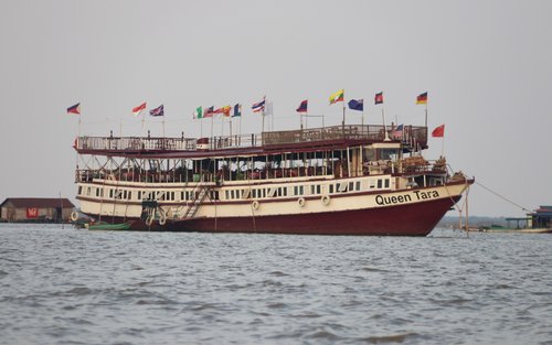 Sunset dinner special and floating villages by Tara Boats