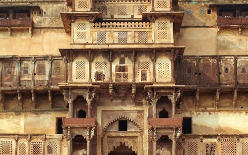 Khajuraho Orchha Fort & Jhansi Fort Private Day Tour