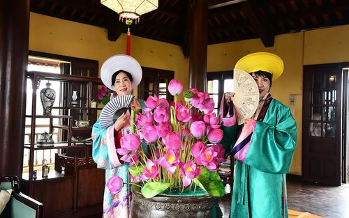 Przeżycie w Ao Dai z kultową wycieczką Instagramową w Hue
