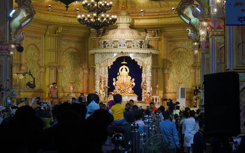 Tour privato a piedi di mezza giornata dei luoghi sacri di Pune