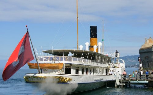 ล่องเรือชมริเวียร่า ปราสาทชิลยอง และภูมิภาคลาโวซ์จากโลซาน