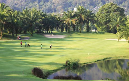 Golf en el Club Loch Palm en Phuket