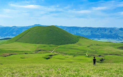 Lawatan Sehari Penuh ke Gunung Aso Kumamoto & Ngarai Takachiho