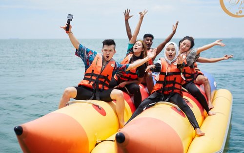 Trải Nghiệm Dã Ngoại Và Đi Thuyền Chuối Bên Bờ Biển Ở Port Dickson