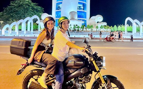Nha Trang Night Local Food Tasting & Sightseeing Tour by Scooter