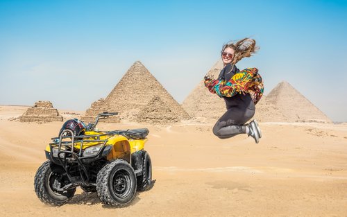 Zážitek na čtyřkolce a projížďka na velbloudu u pyramid v Káhiře