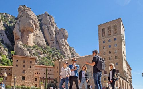 3合1：从巴塞罗那出发，游览蒙特塞拉特、赫罗纳和布拉瓦海岸